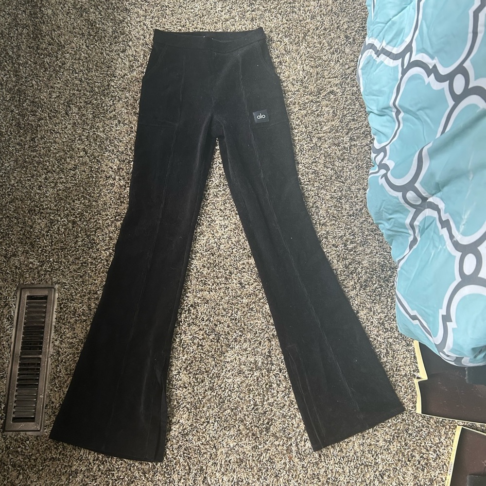 Alo yoga pants